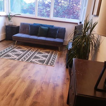 2 Bed Flat, Bounds Green, Piccadilly Line, London N11 Exterior foto