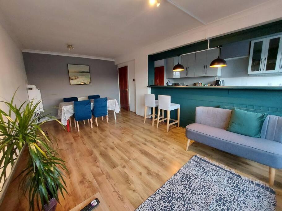 2 Bed Flat, Bounds Green, Piccadilly Line, London N11 Exterior foto